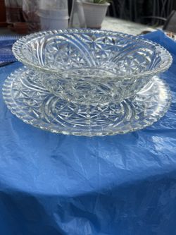 Beautiful Vintage Anchor Hocking Stars and Bars serving Bowl And Platter Set
