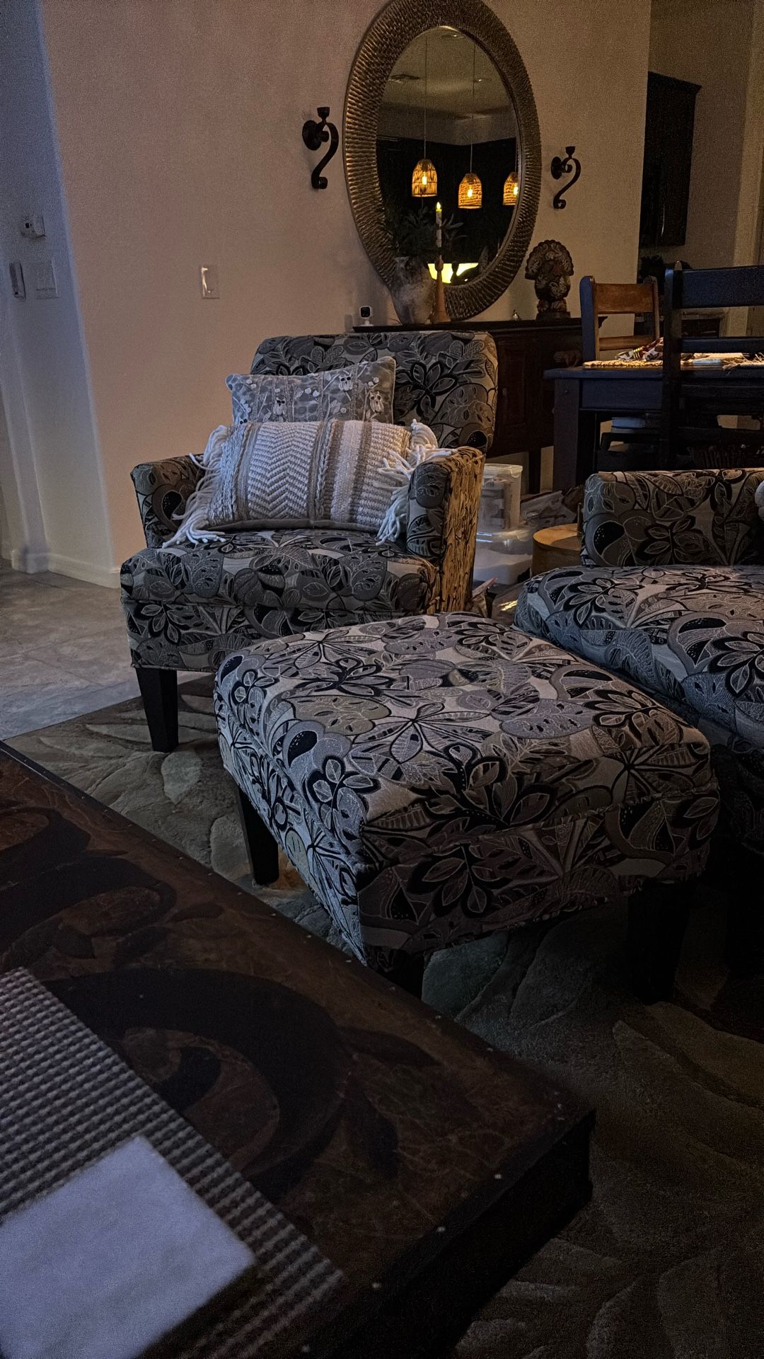 Arm Chair Set With Ottoman 