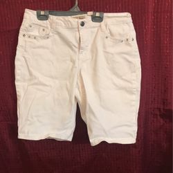 Ladies Earl Jeans White Denim Embossed Shorts Size 10