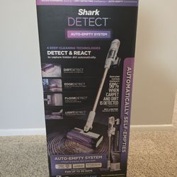 New Shark Cordless Detect Auto-Empty System w/ QuadClean Multi-Surface Brushroll - IW3511