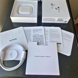 Apple AirPods with Charging Case (2nd generation) 