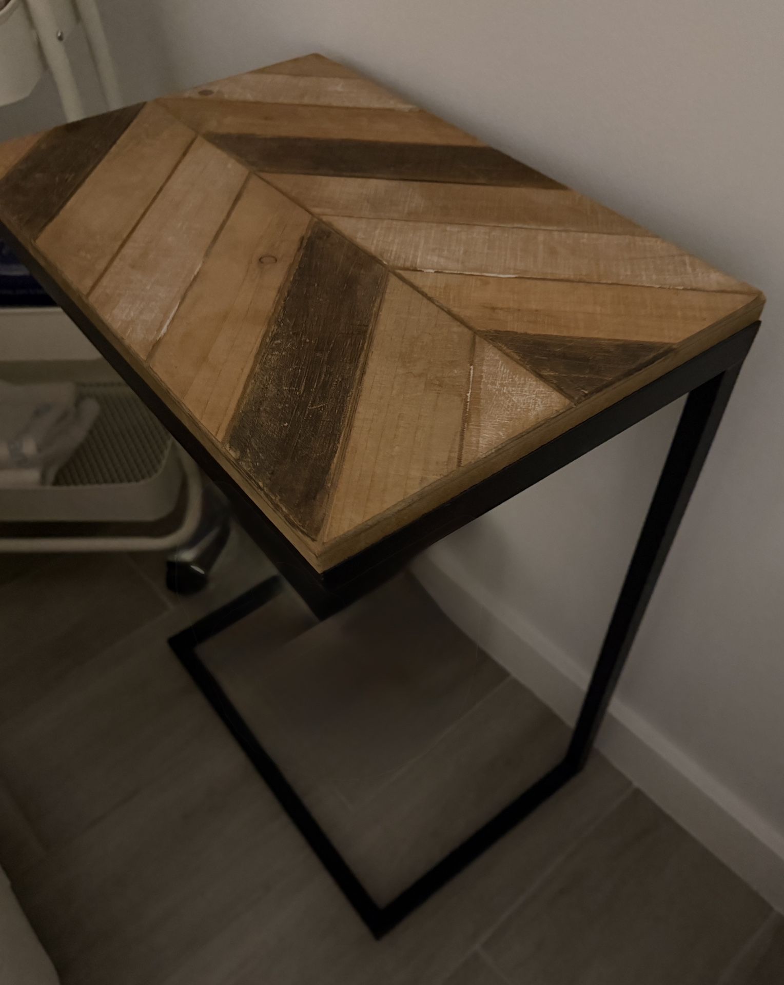 2 Wooden Side Tables