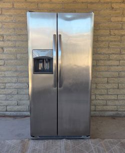 FRIGIDAIRE STAINLESS SIDE BY SIDE REFRIGERATOR 22.1 cu ft COLD FOOD STORAGE HOME KITCHEN APPLIANCE