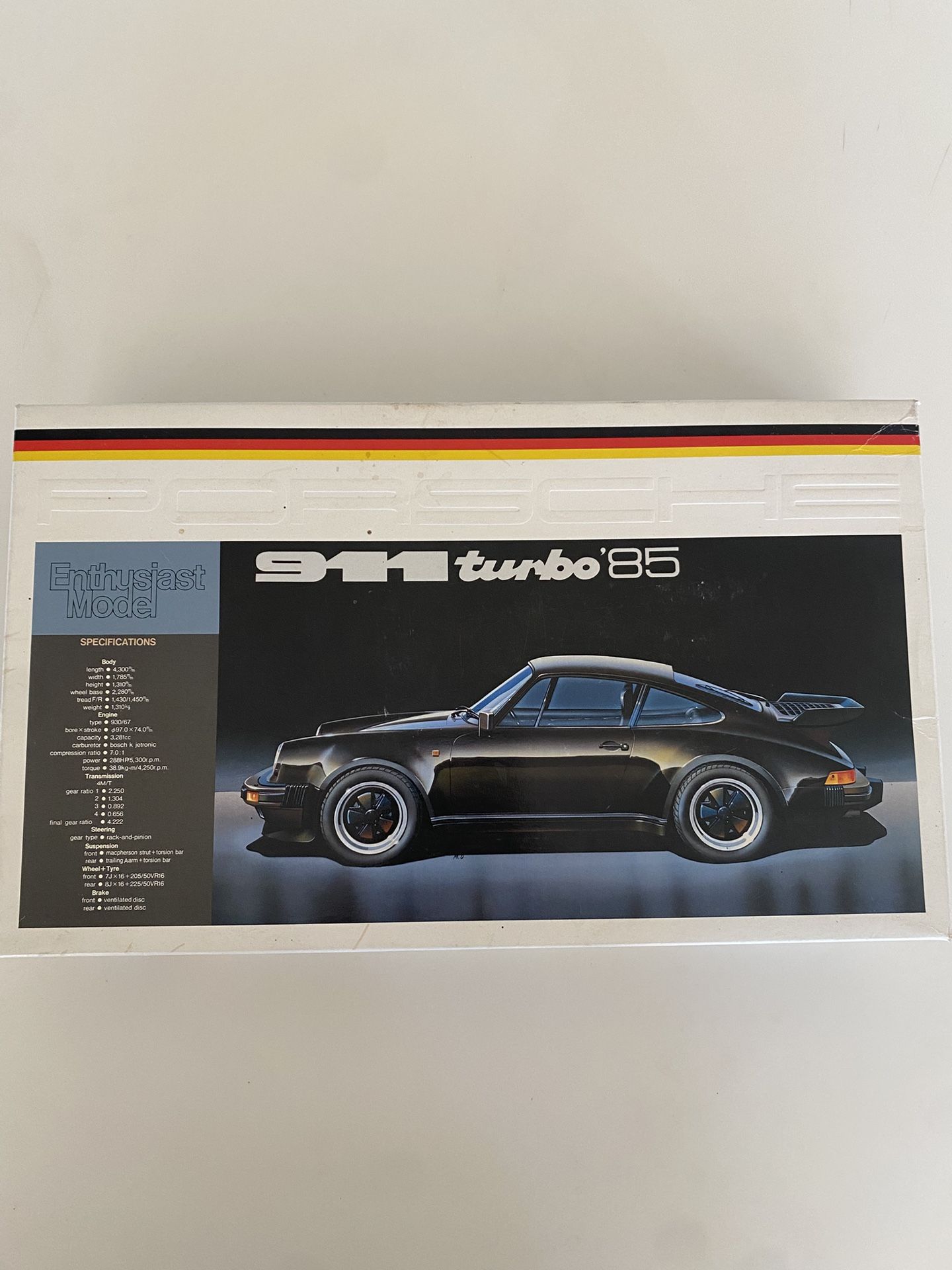 Fujimi Porsche 911 Turbo ‘85 1/24 Scale Model Kit