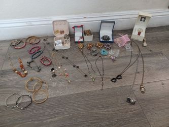 Jewelery bundle