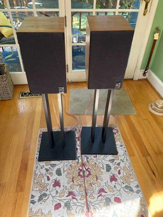 30" SPEAKER STANDS FOR AUIDOPHILE BOOKSHELF SPEAKERS $300 FINAL PRICE 