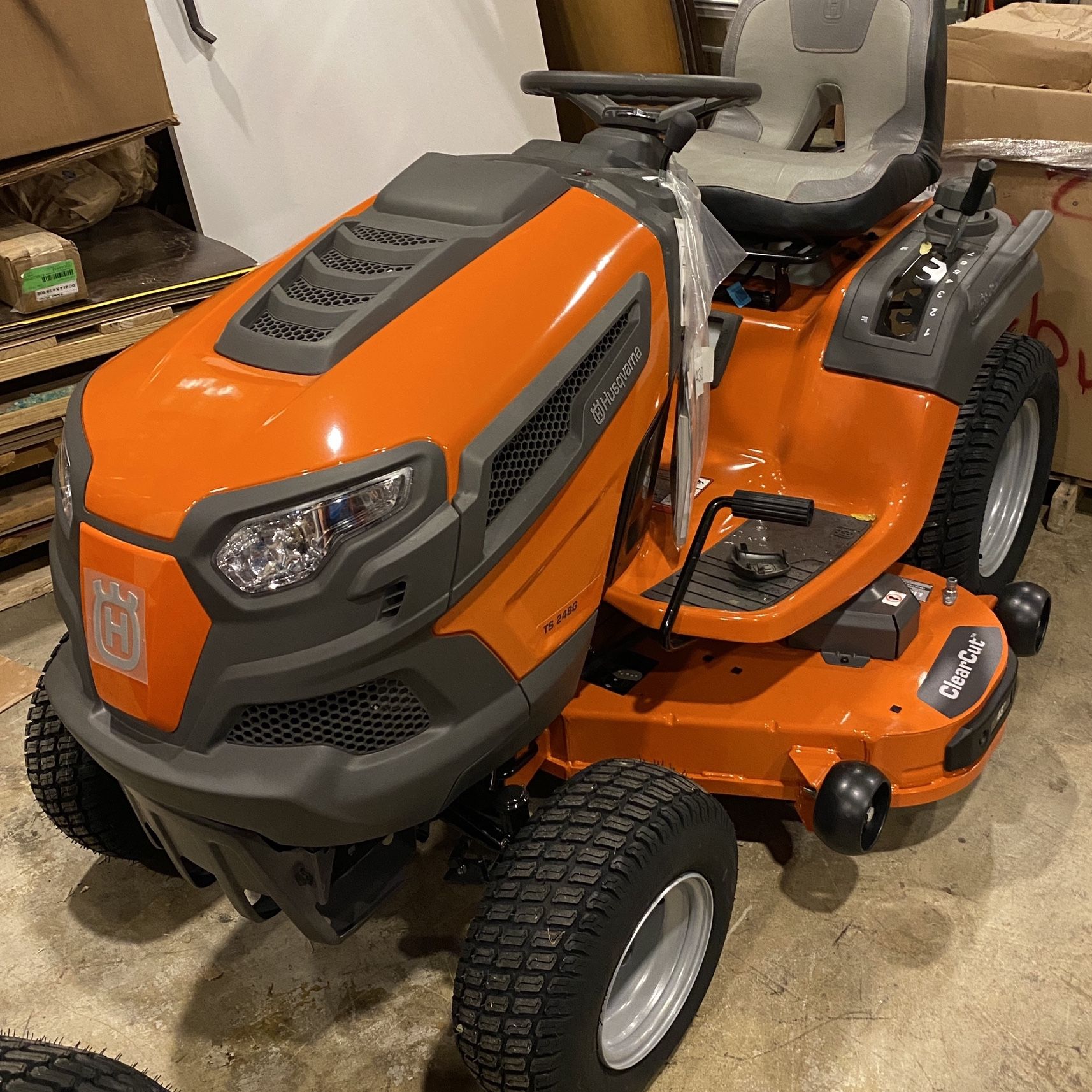 Husqvarna TS 248G Riding Lawn Mower for Sale in Auburn WA OfferUp