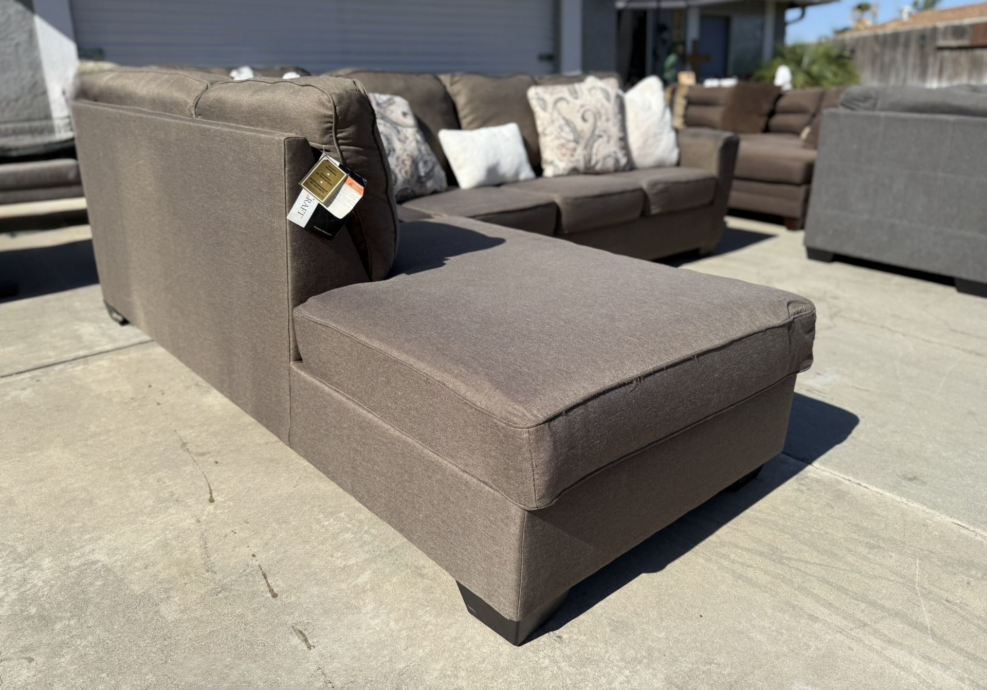 Ashley’s Furniture Sectional Couch 🚚DELIVERY AVAILABLE🚚