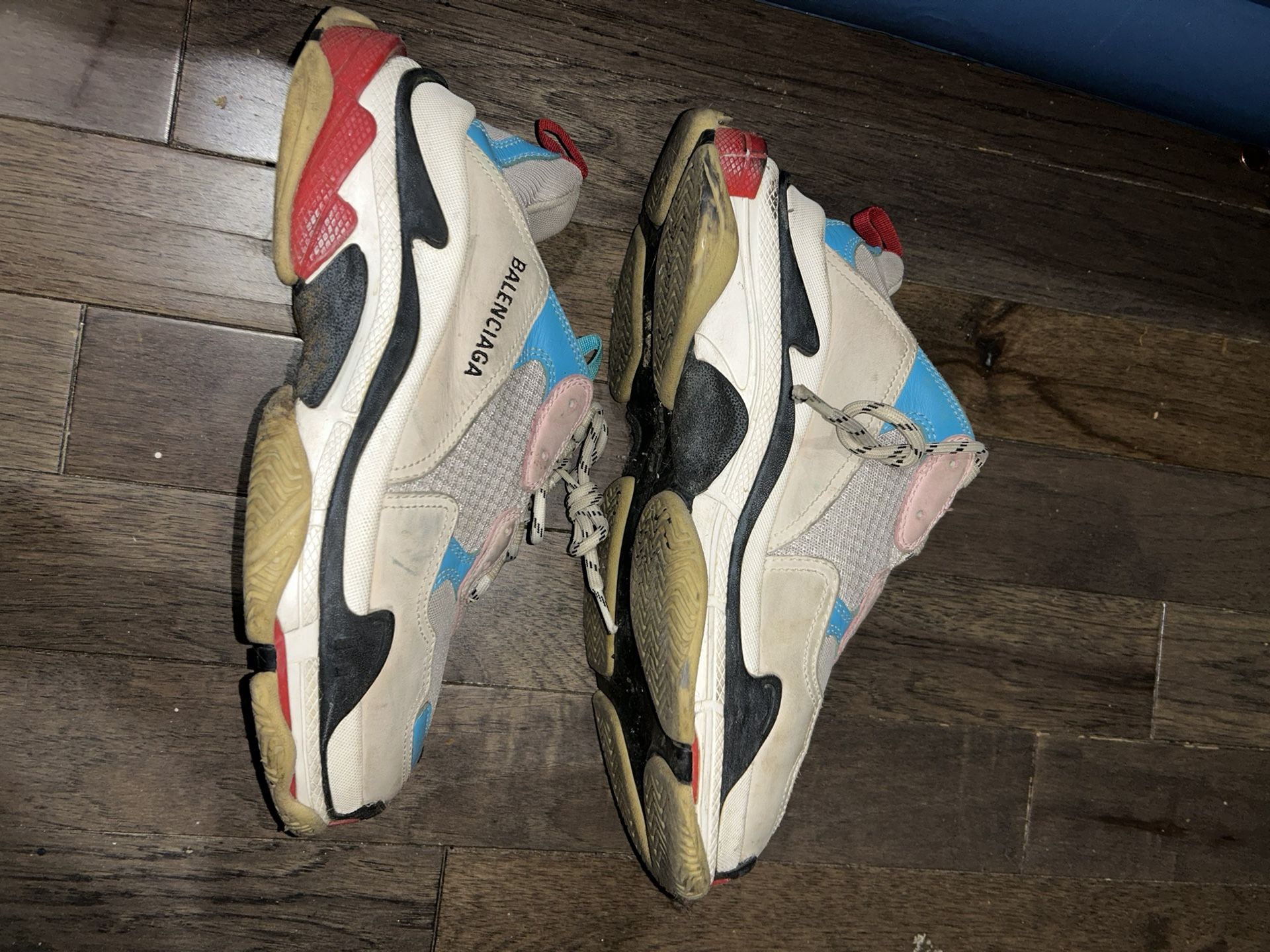 SIZE 10 (43)  OBO TRADE AVAILABLE 