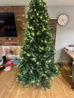 GE pre-lit 7.5 feet Christmas tree