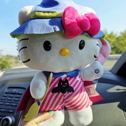 14" Animated Hello Kitty Halloween Witch Side Stepper