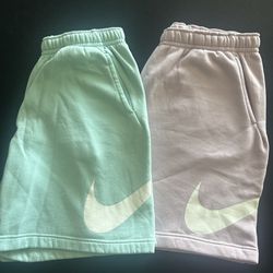 Men’s NIKE Fleece shorts size L