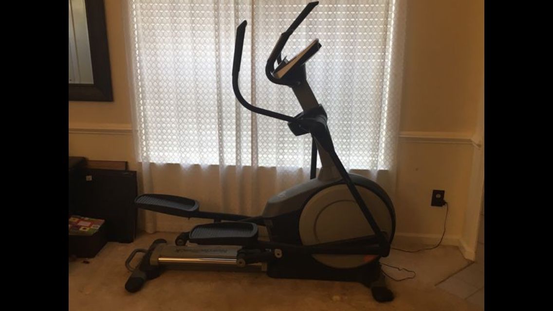 NordicTrack E5.7 Elliptical Trainer Exercise Machine