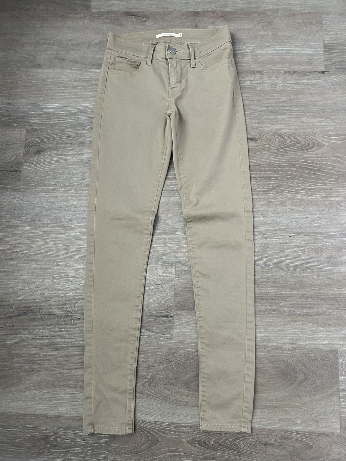 NWOT Levi’s Woman’s Size 24 Tan With Stretch Skinny Pants