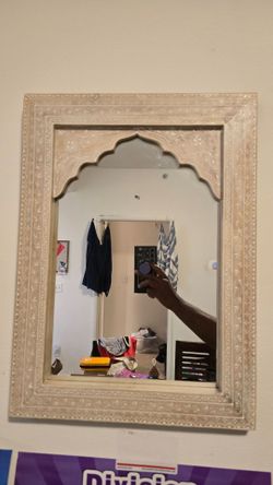 Small decorative mirror