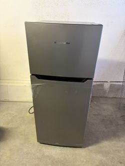 Fridge Master mini fridge 4.4 CUFT