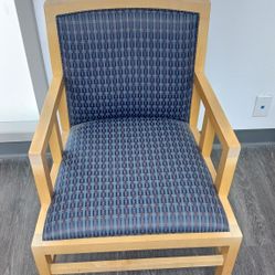 Wooden Chairs - Set Of 5 | $20.00 Each / Sillas De Madera - Juego De 5 | $20.00 Cada Una