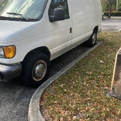 2005 Ford E-250