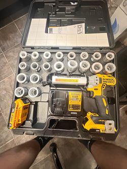 Dewalt 20V Brushless Cable Stripper complete set