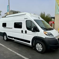 2023 Winnebago Solis 59px