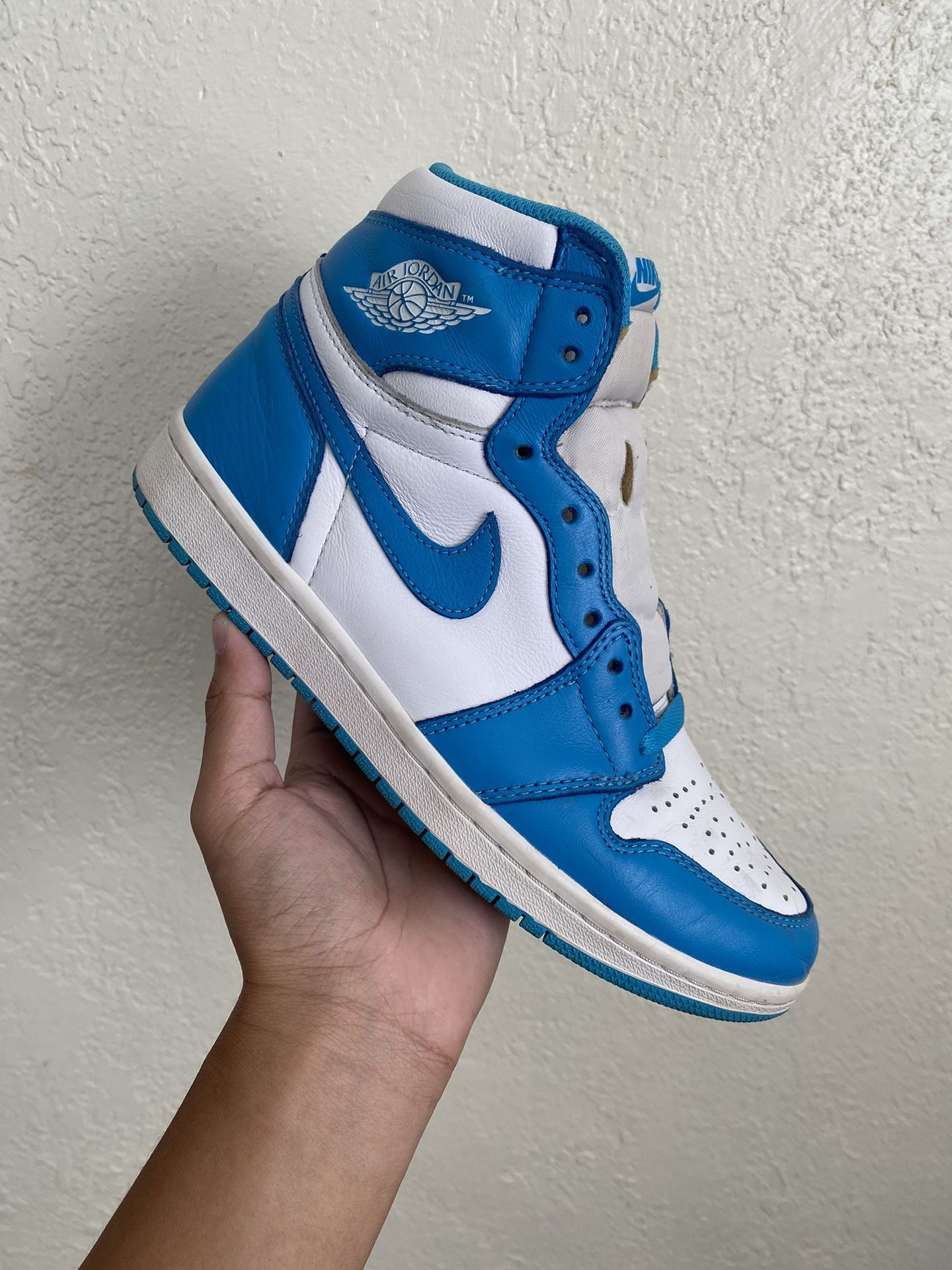 Jordan 1s High Retro UNC