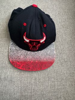Chicago Bulls Hat Cap Snap Back Black Red NBA Basketball Mitchell Ness Texture