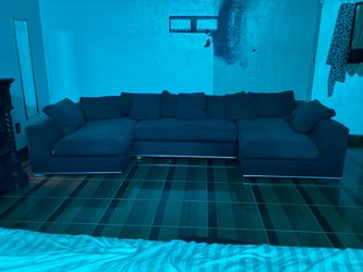 Gray Modani Giovani Sectional Sofa