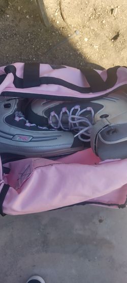 Reebok Ice Skating With Bag And Two Socks Size 10 1/3 $30