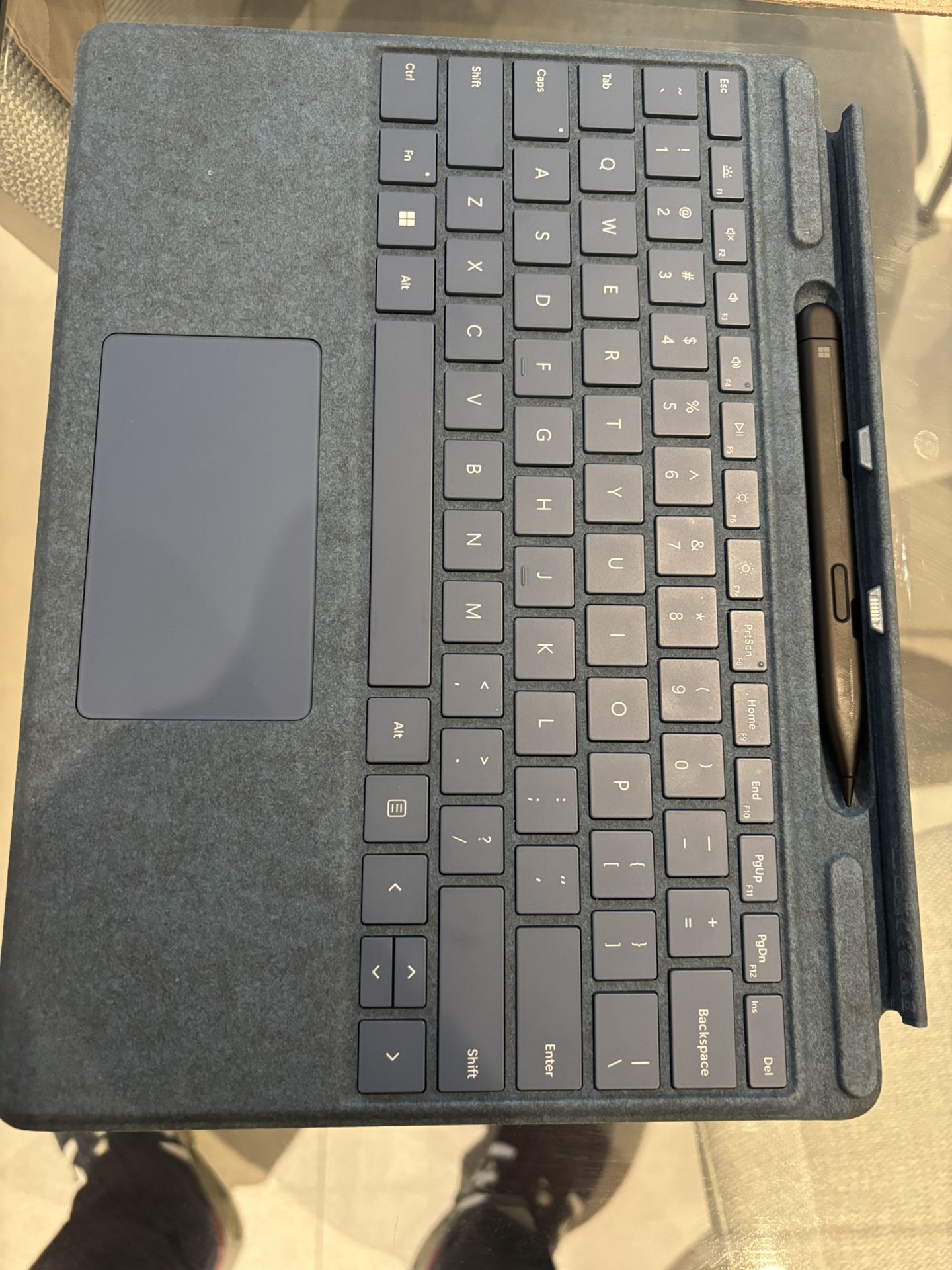 Microsoft Surface Pro 9 - Keyboard + Charger