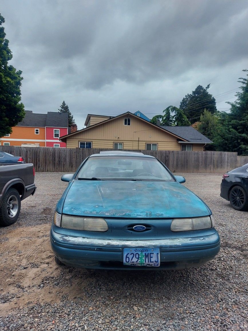 1992 Ford Taurus