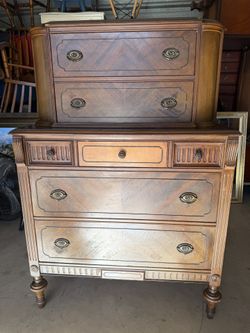 VINTAGE CHEST OF DRAWERS 