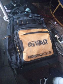 DeWalt 🎒
