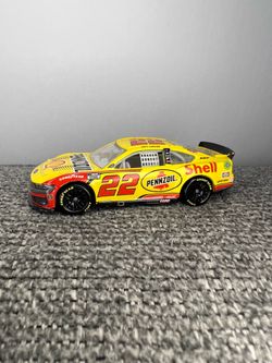 Lionel Racing Joey Logano Pennzoil Ford Mustang NASCAR – Excellent Condition