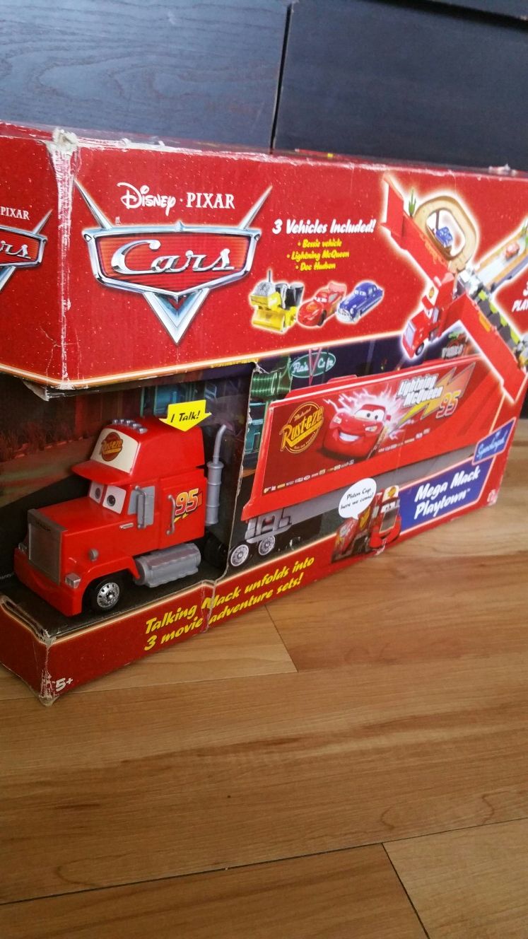Mega Mack Playtown (cars)