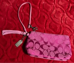 VINTAGE Y2K-ERA COACH FUSHIA PINK WRISTLET