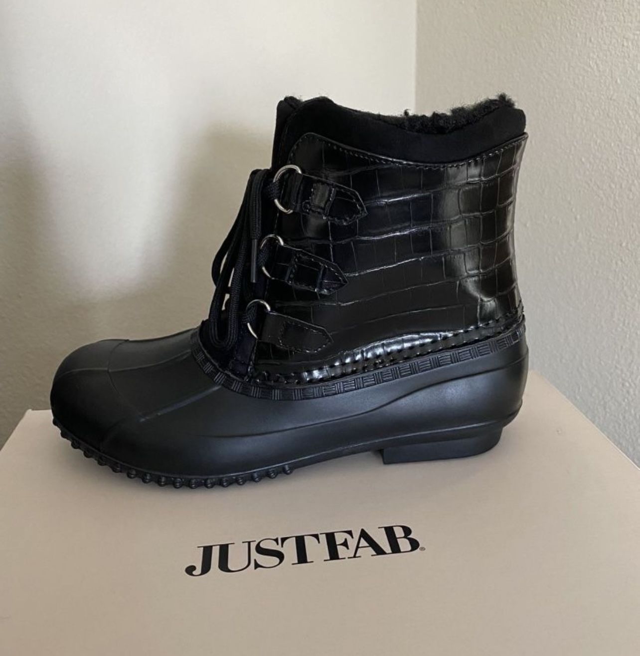 Winter Women Duck Boots 🌧️❄️☔️size 6/7