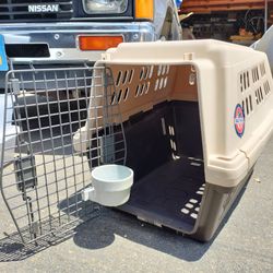 Furrari Portable Kennel or Pet Carrier