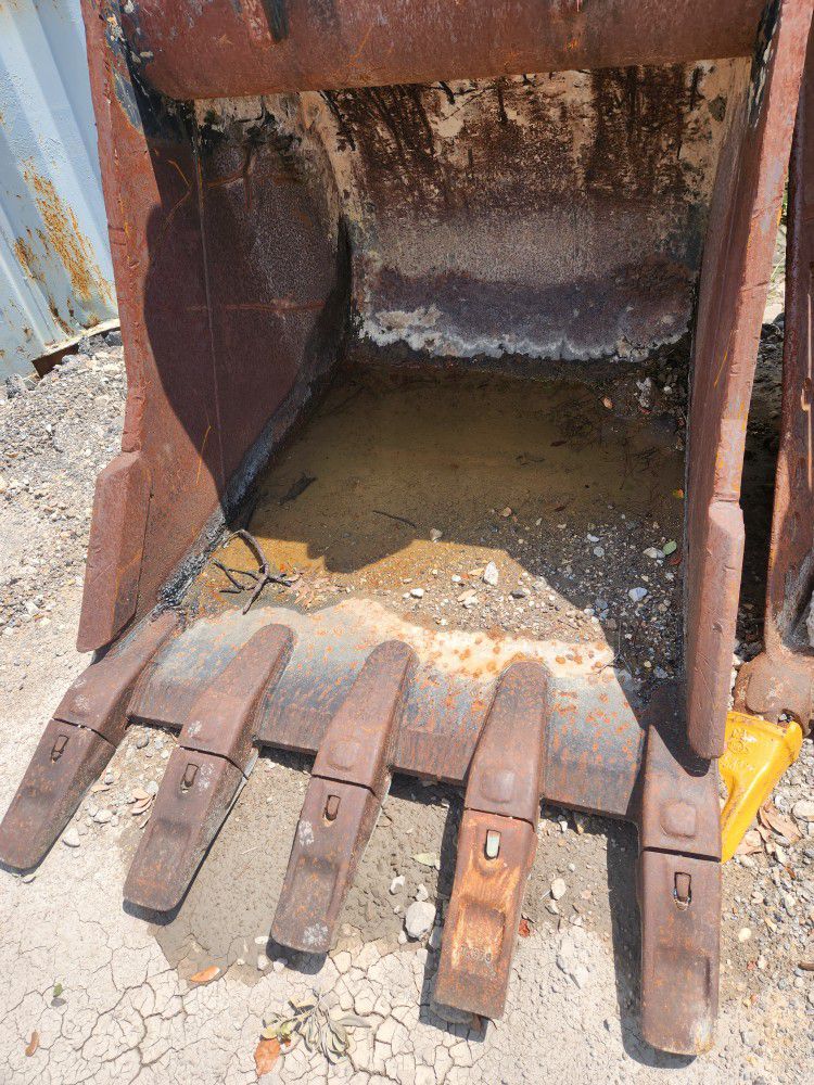 John Deere 350 Excavator Bucket