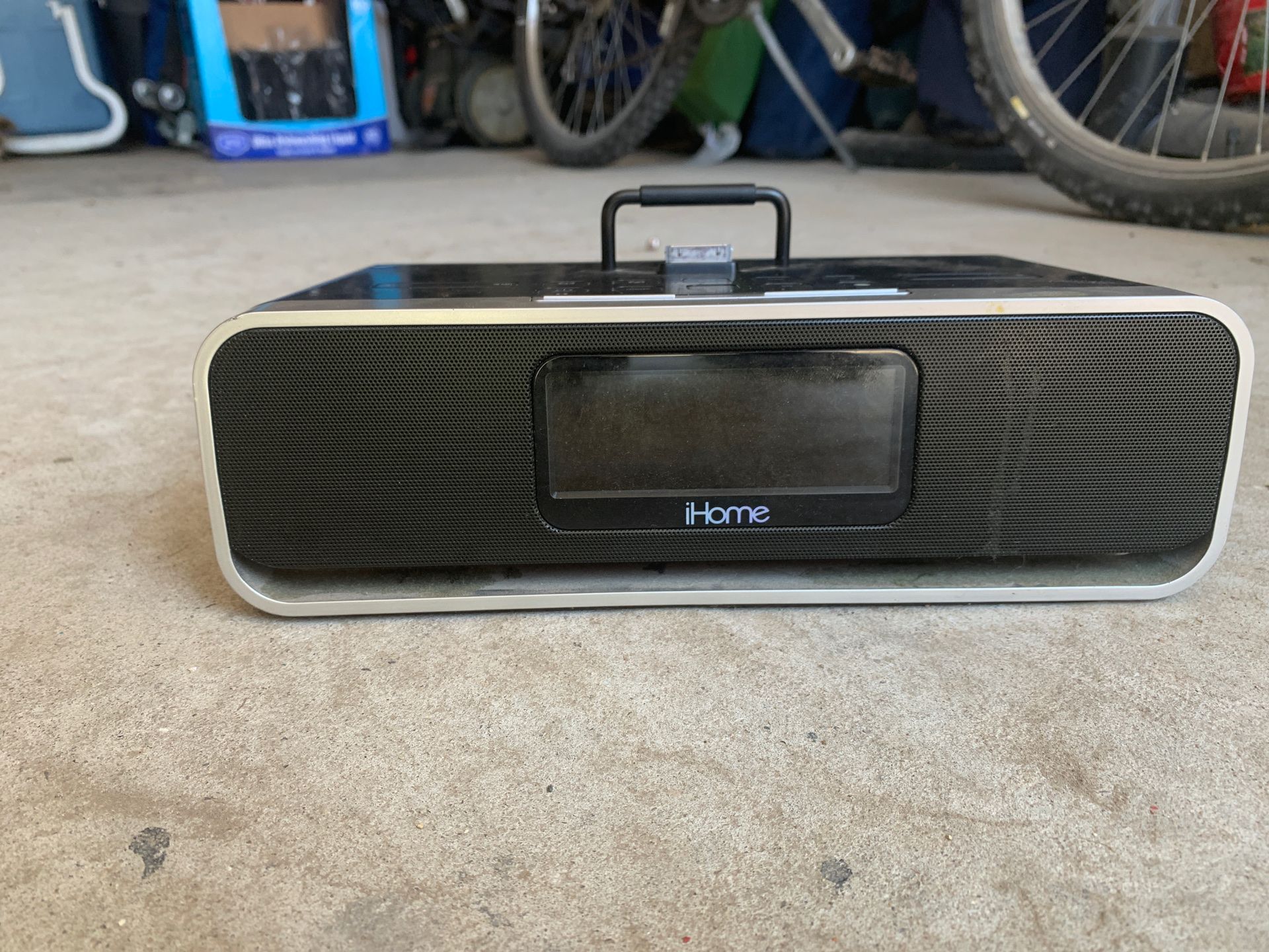 iHome clock Radio with iPod Connection