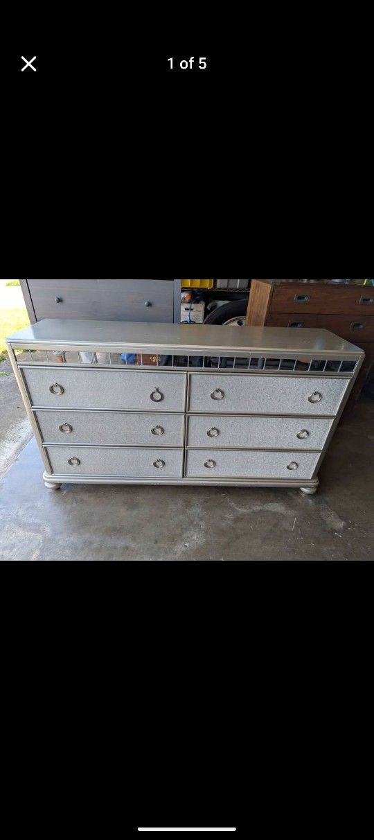 Mirrored Dresser 6 Drawers