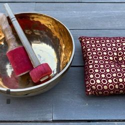 9.5" Note E.  Hand-hammered Tibetan Singing Bowl Set 
