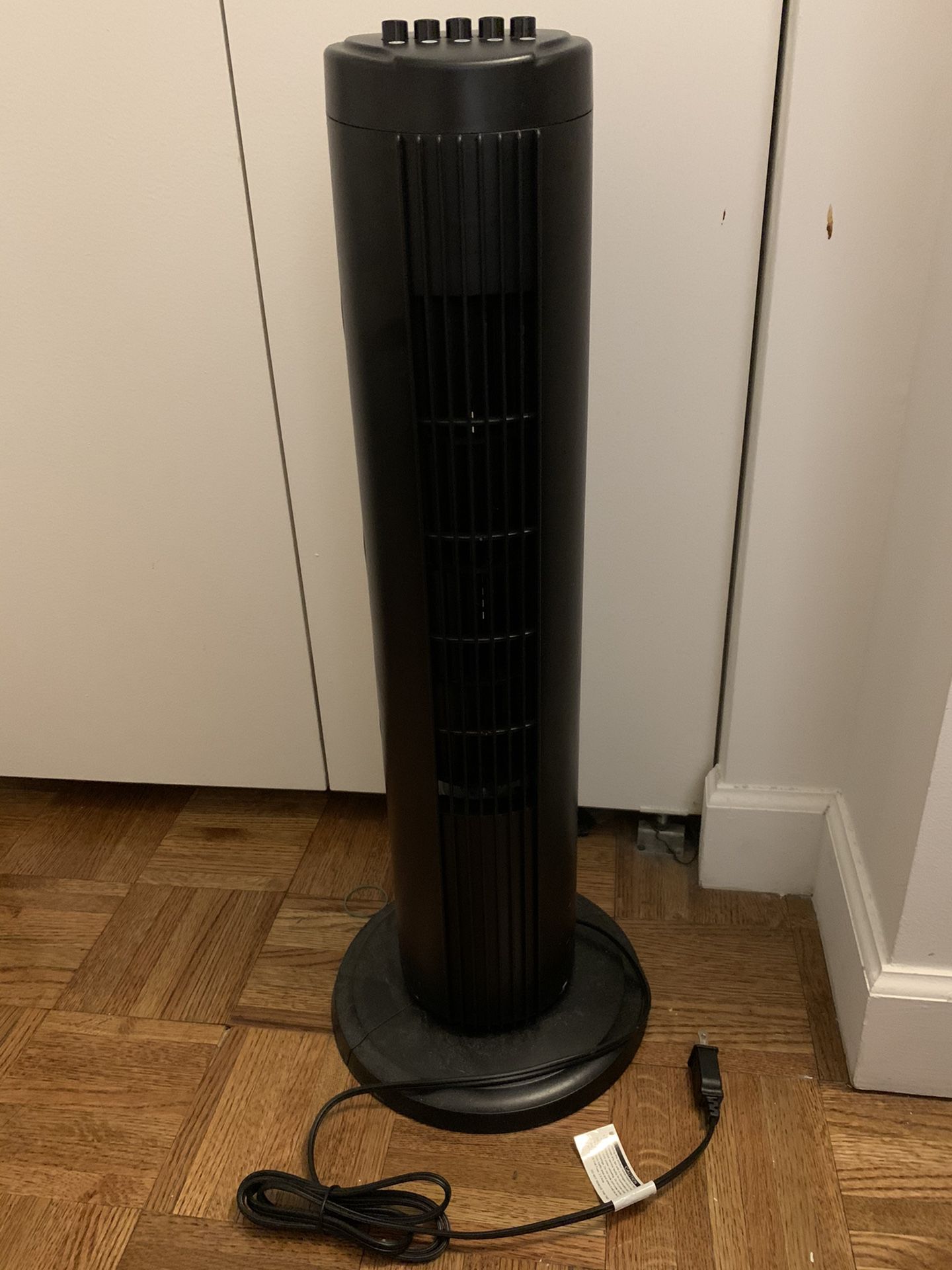 Oscillating Tower Fan / Domine Ventilador