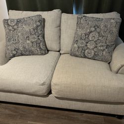 Sofa L64W42