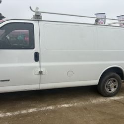 Chevy Express 2500 