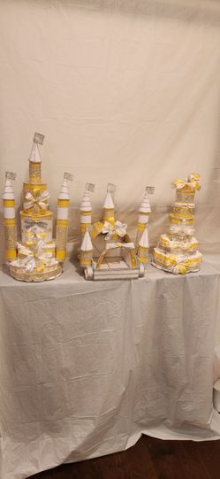 Beautiful Hand crafted Baby Shower or Reveal for your special event.   Price for  all items displayed.