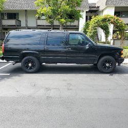CHEVY SUBURBAN 2500 2WD, 7.4 VORT,4L80E TRANS, 373 POSI,LEATHER, RETIRED LAW ENFORCEMENT TRANSPORT AND CHASE TRUCK 