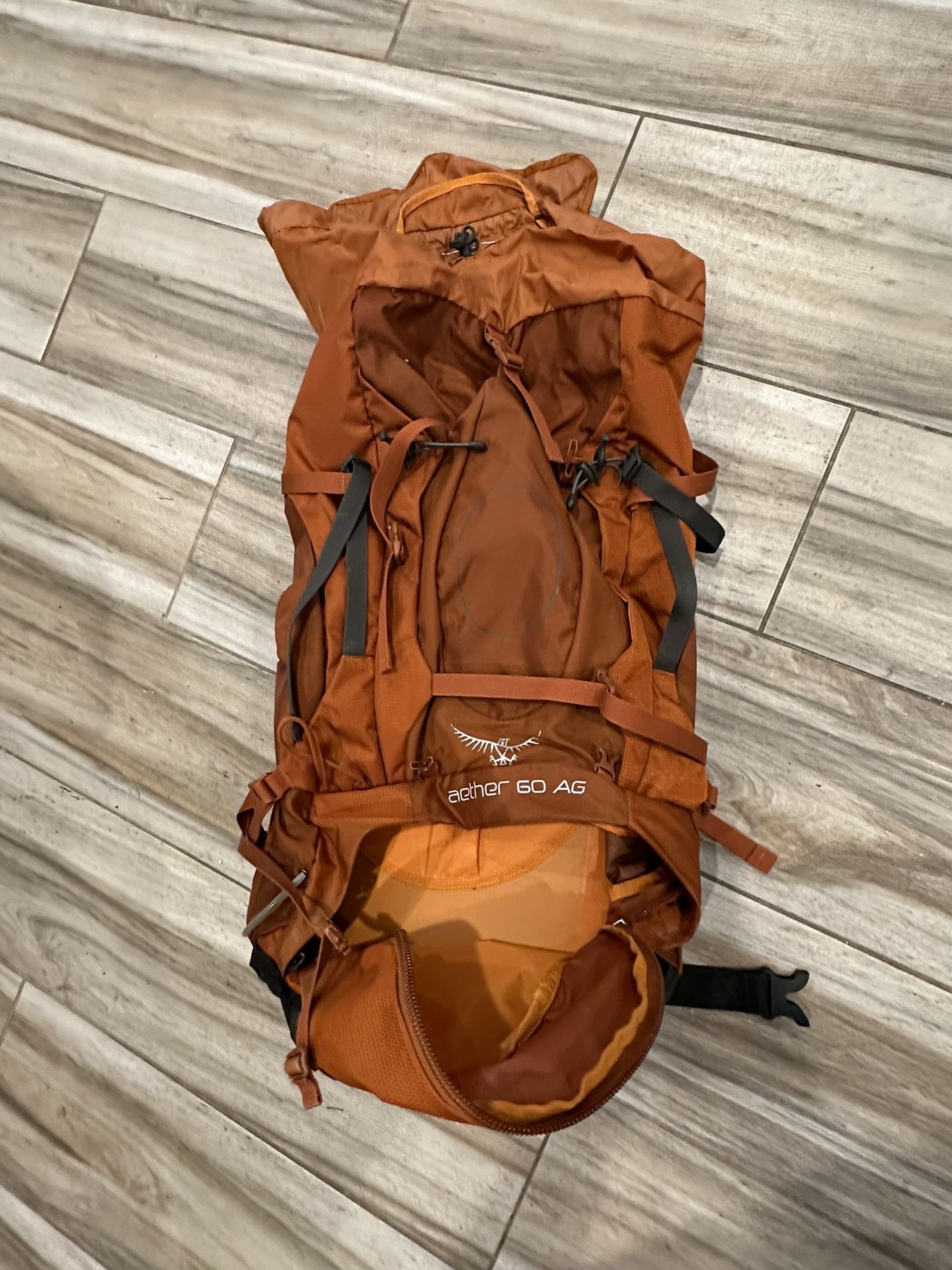 Osprey Men’s Aether AG 60 Pack Orange