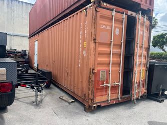 40 ft steel  container 2 rust holes