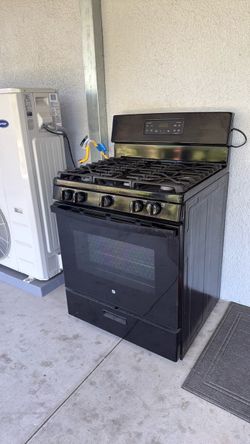 Black Gas Range Stove with Oven/ self cleaning