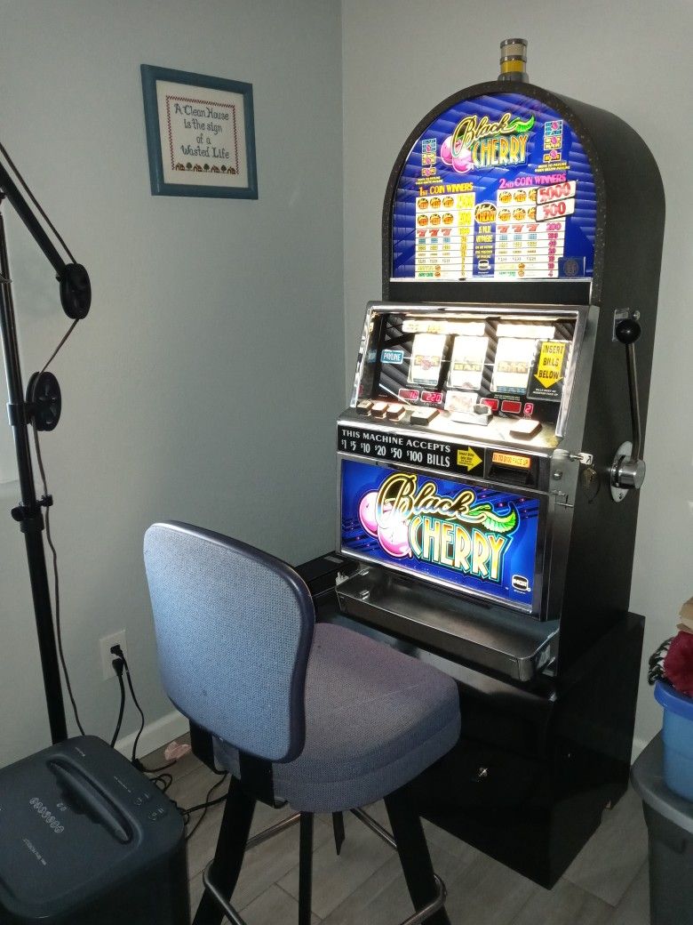 IGT Black Cherry Quarter Slot Machine for Sale in Chandler, AZ - OfferUp